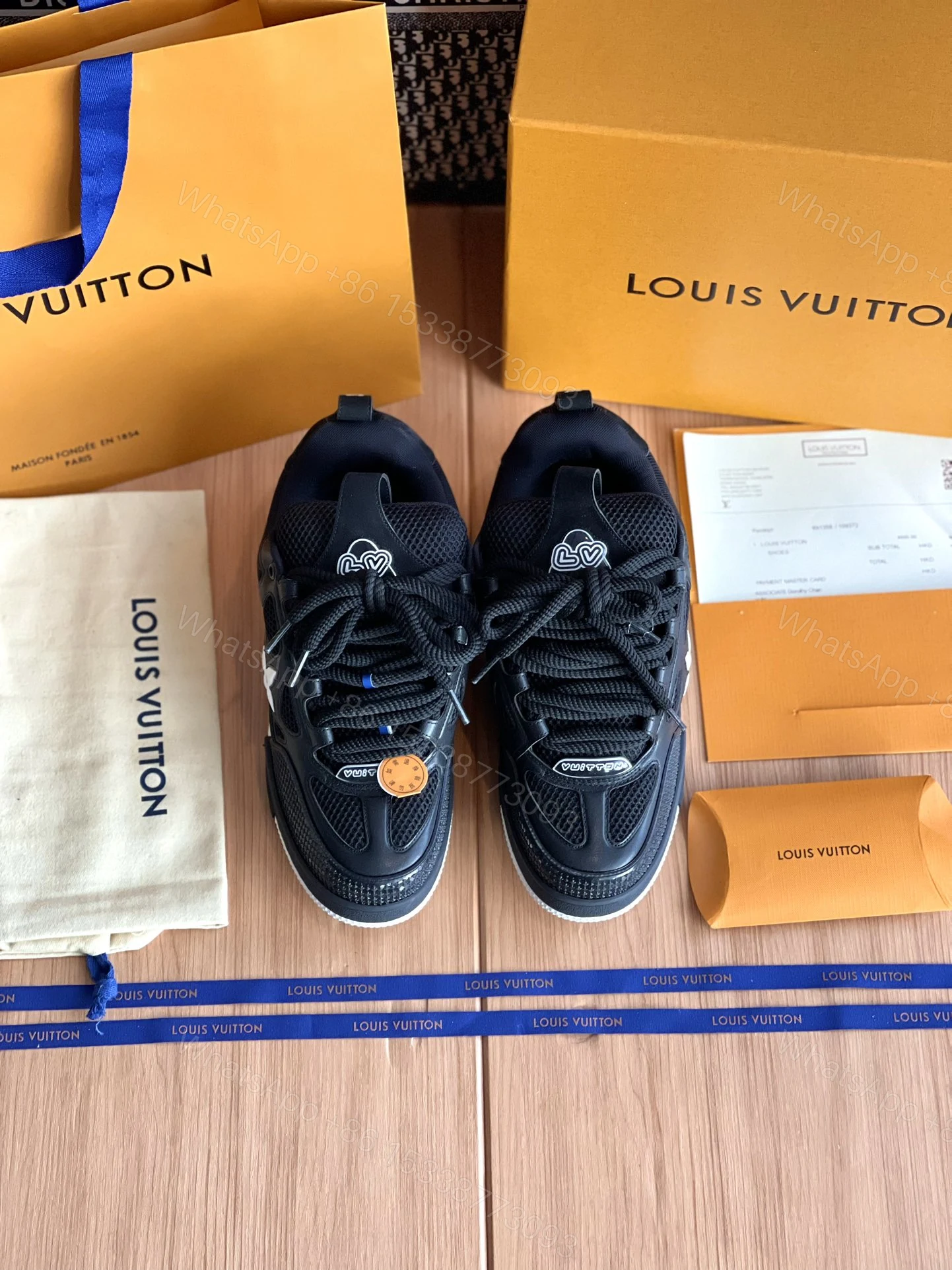 LV 高仿黑色LV Trainer愛心款運動鞋時尚百搭輕奢潮流鞋履 — view 1