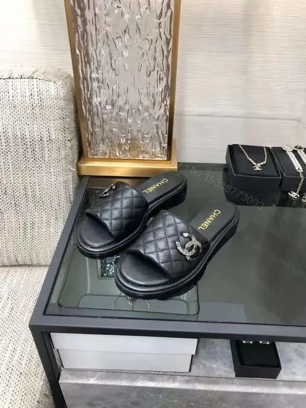 CHANEl — view 1