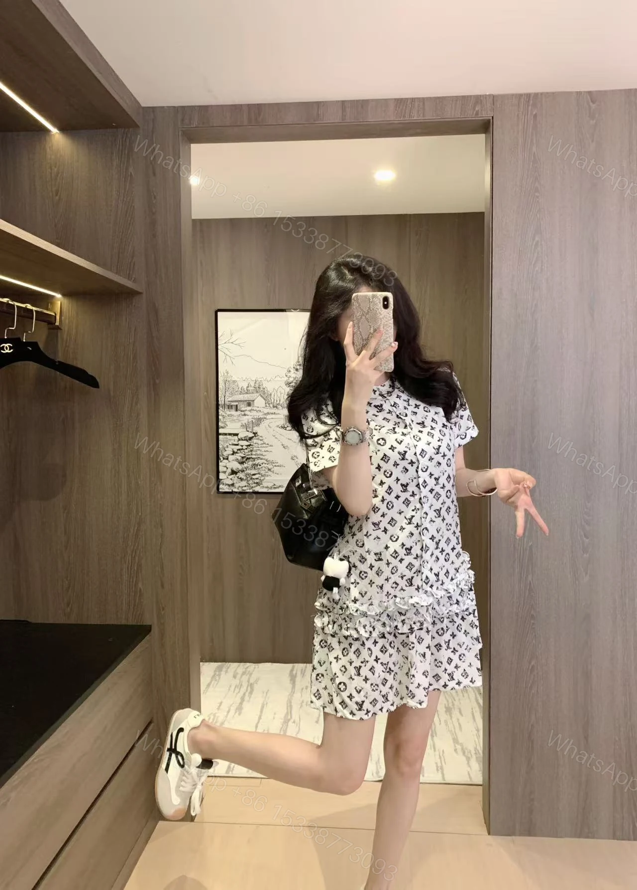LV 高仿女士套裝白色短袖襯衫短裙Monogram印花兩件套 — view 1
