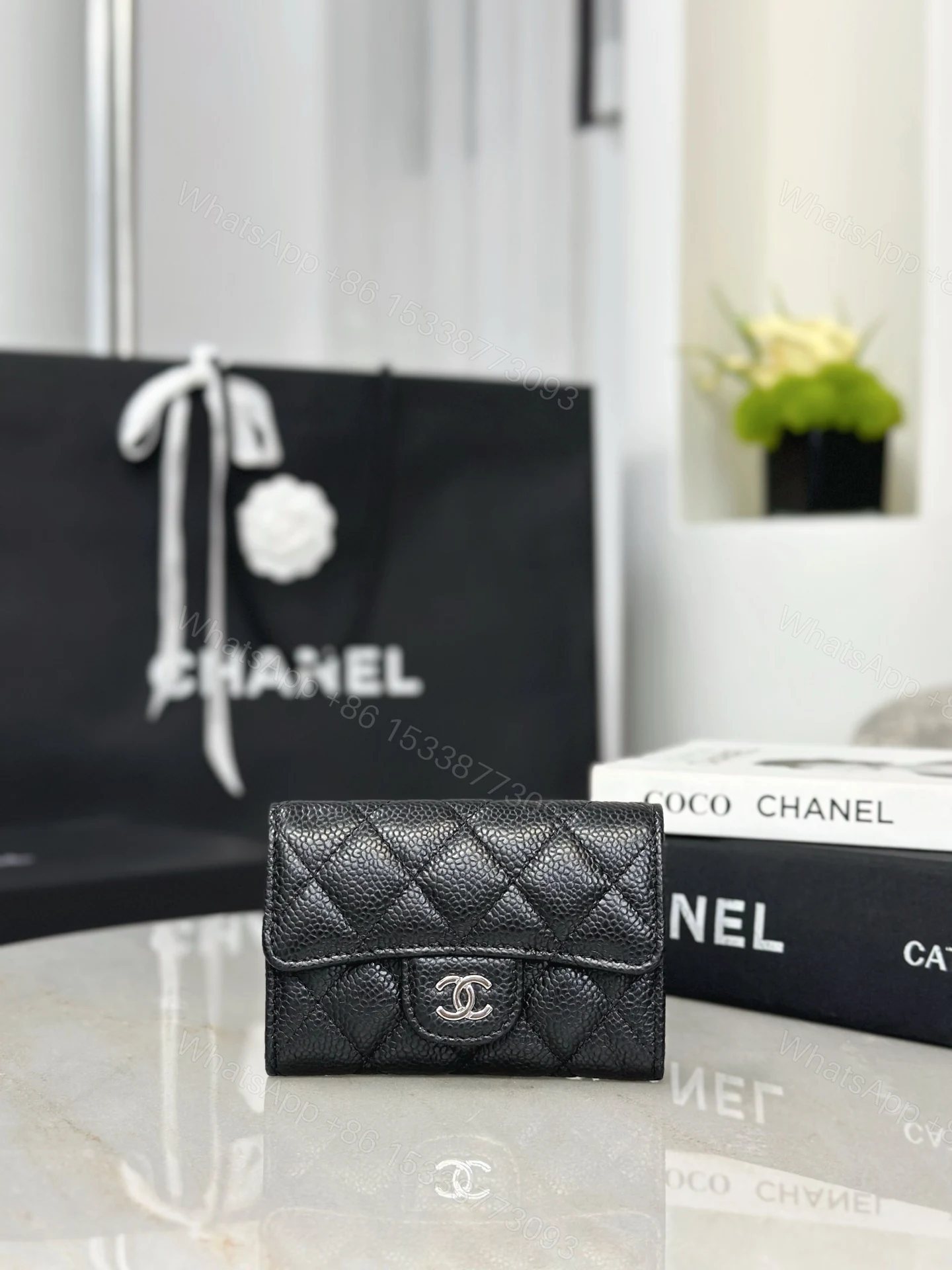 Chanel 高仿 黑色菱格拉鍊短夾 CC金標小香零錢包 — view 1