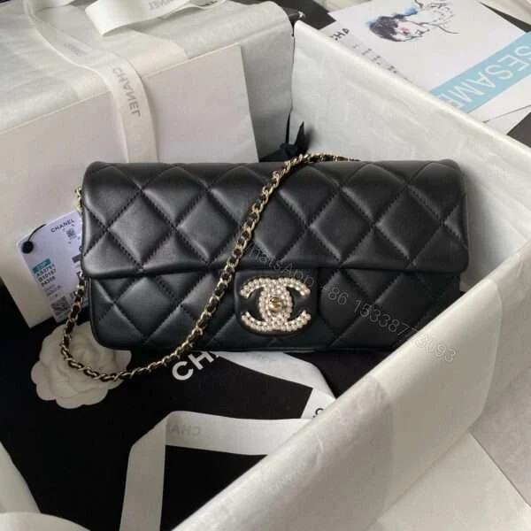 Chanel With Lock Pearl Handbags Black Demi Handle 26×11.5x4cm — view 1