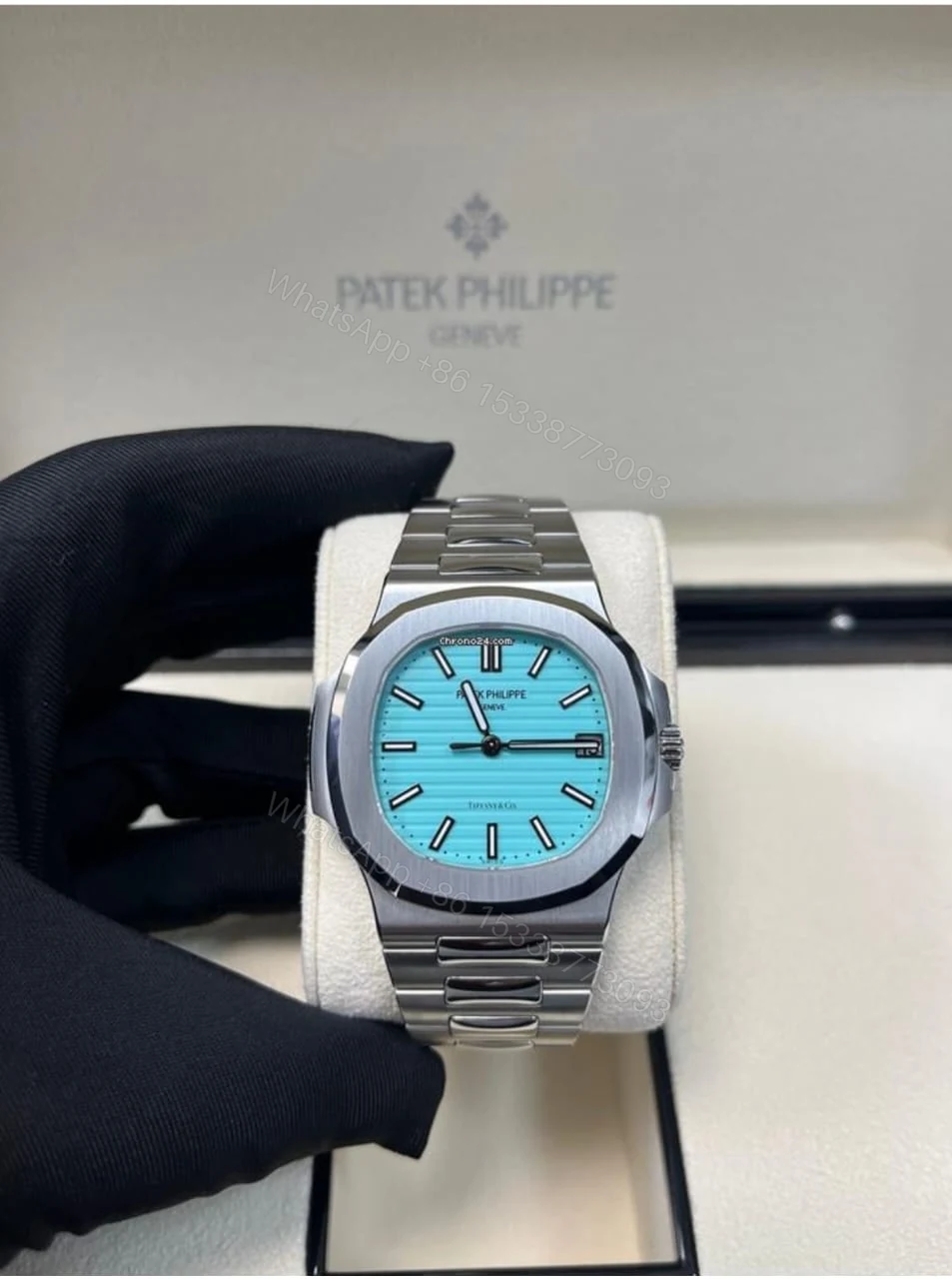Timeless Turquoise Patek Philippe Nautilus Watch Replica — view 1