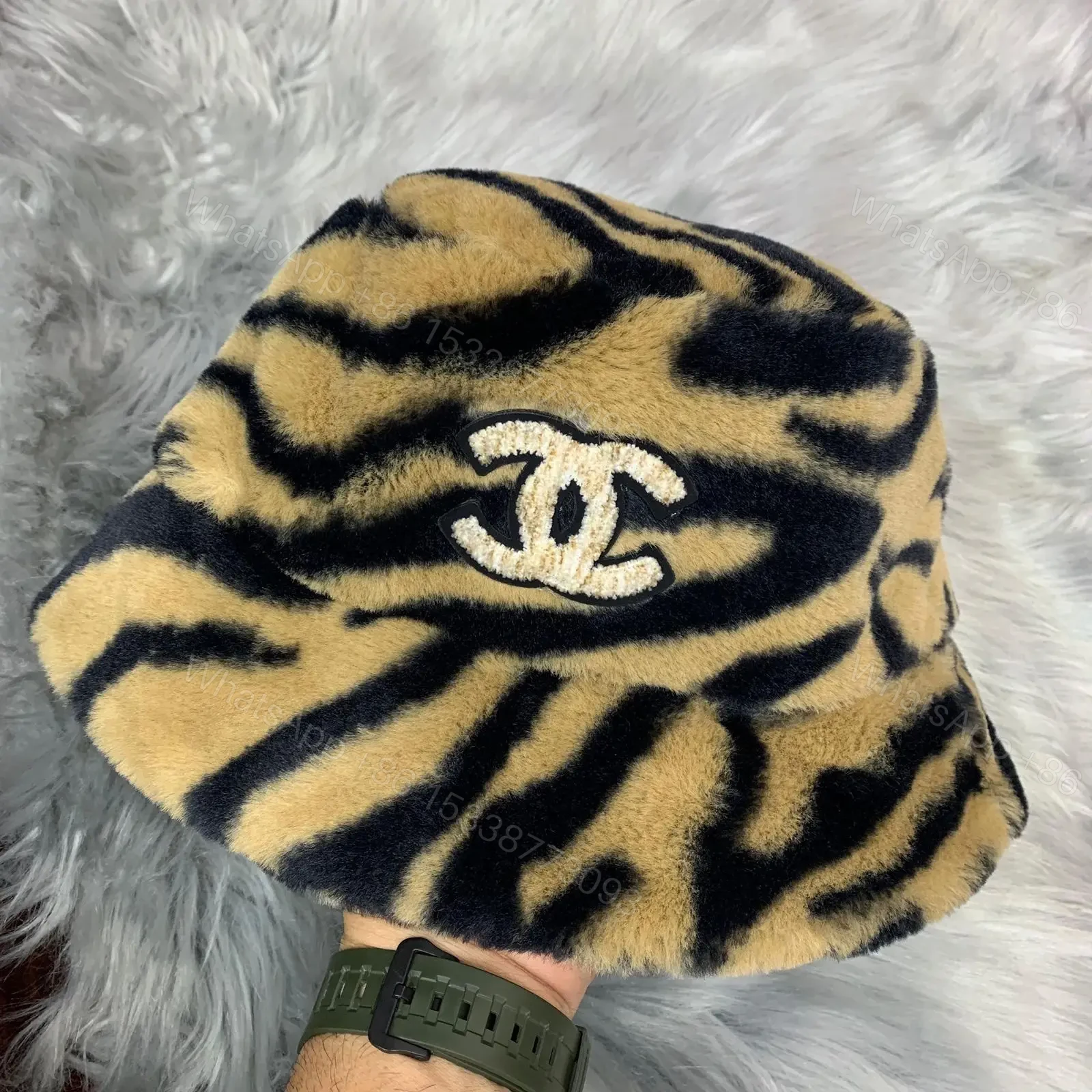 CHANEL — view 1
