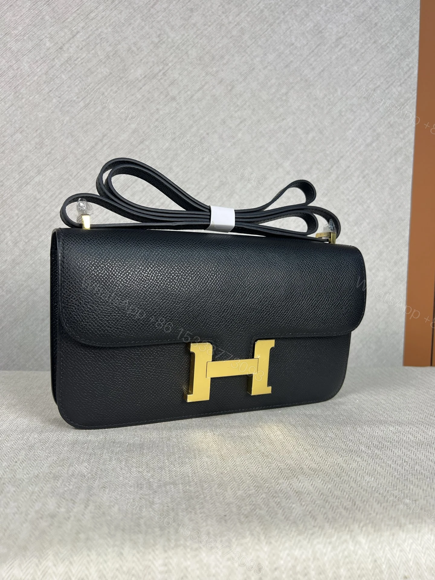 Hermes Constance 原單黑金H扣Epsom皮肩背斜背包 — view 1