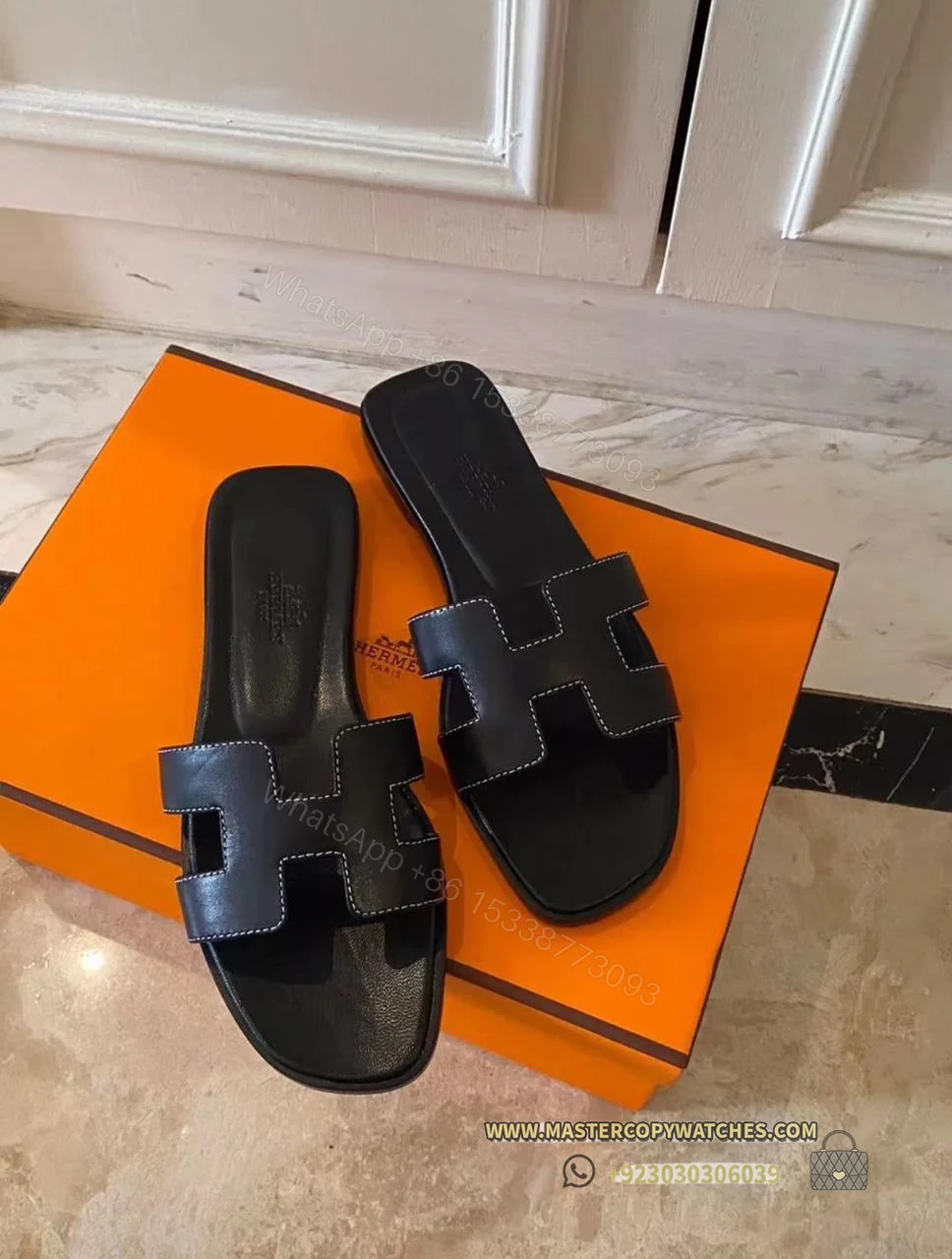 Hermes Ladies Sandals Flat Oran in Black — view 1