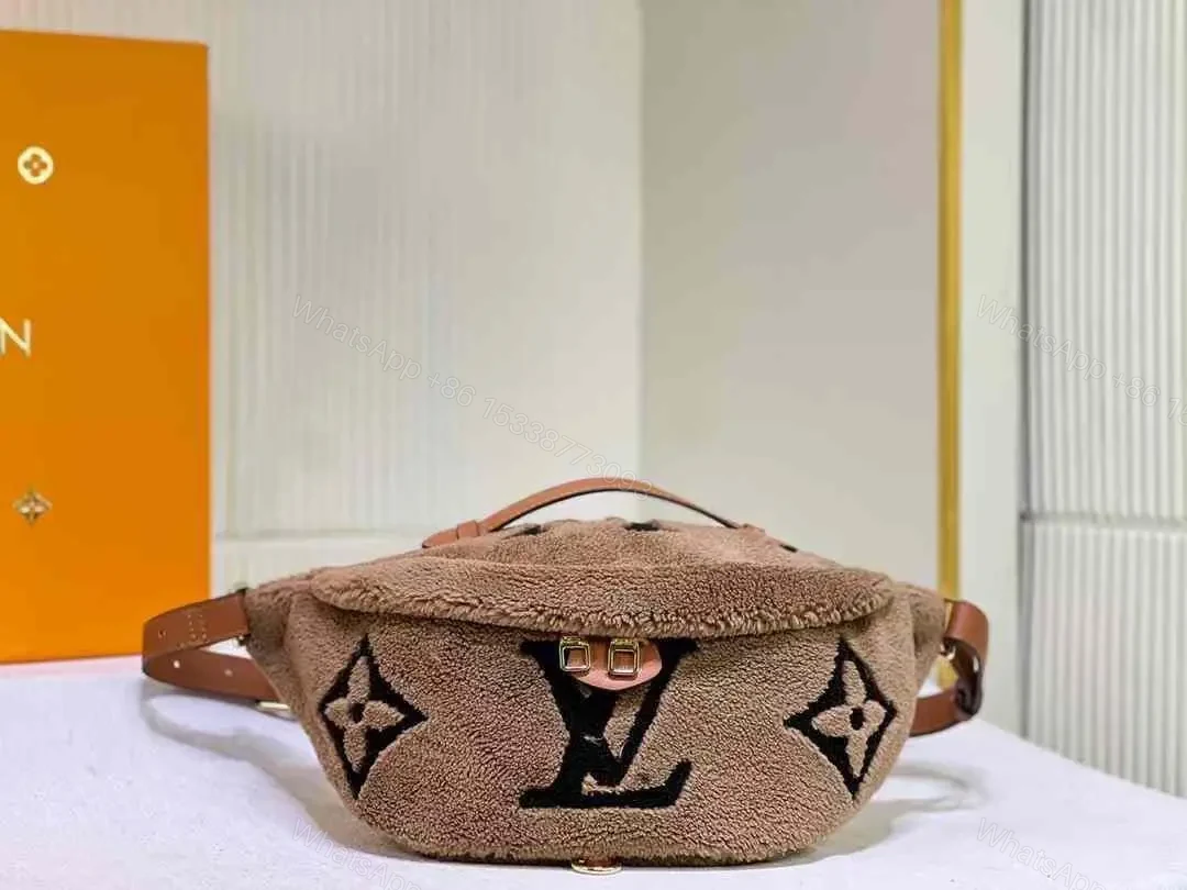 LOUIS VUITTON — view 1