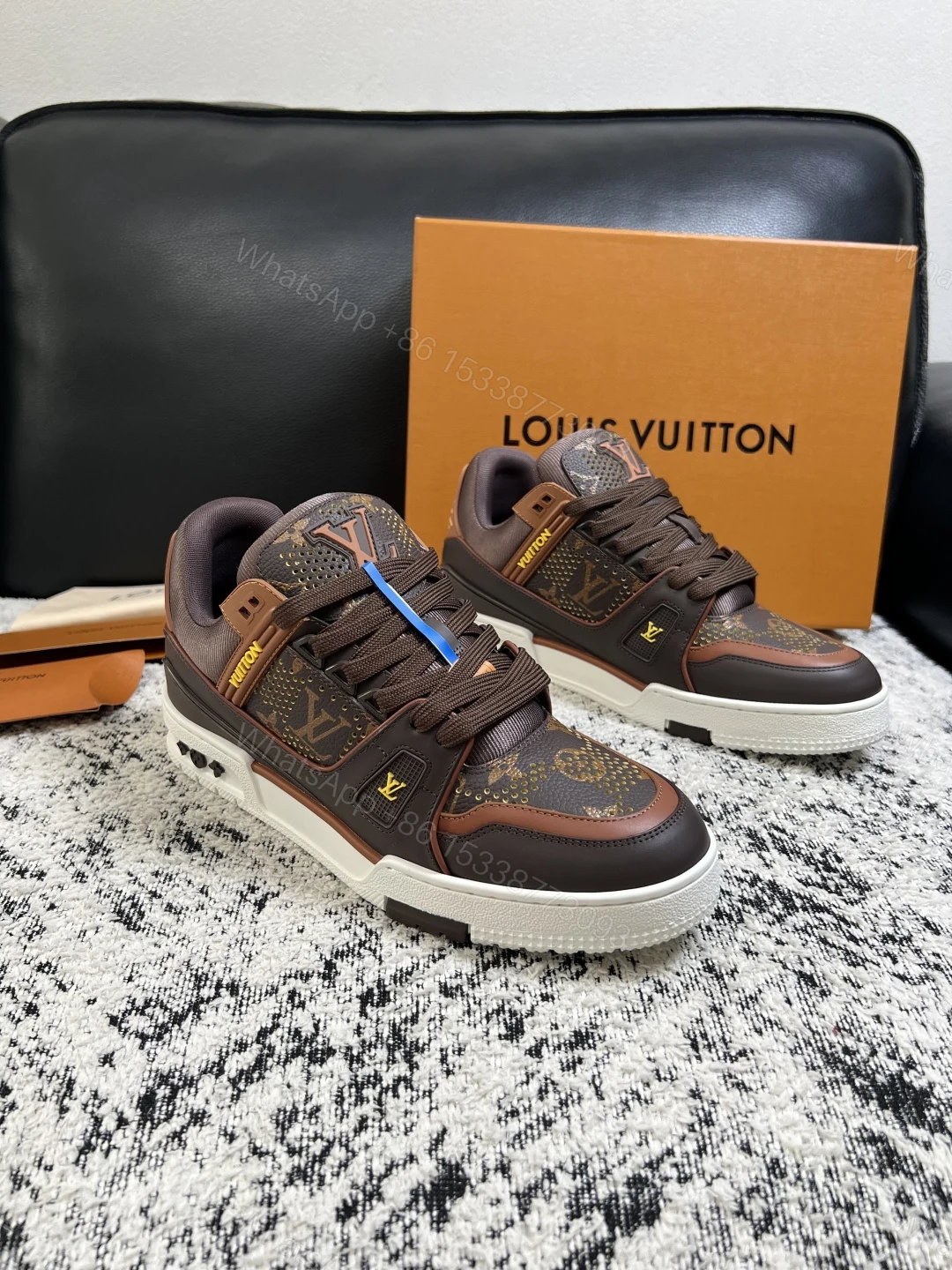 LV 一比一休閒鞋 深咖老花印花牛皮板鞋 潮流百搭運動鞋 — view 1