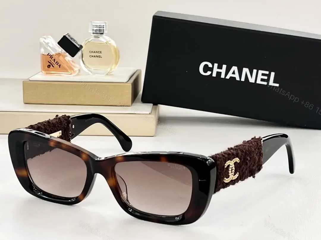 CHANEL — view 1