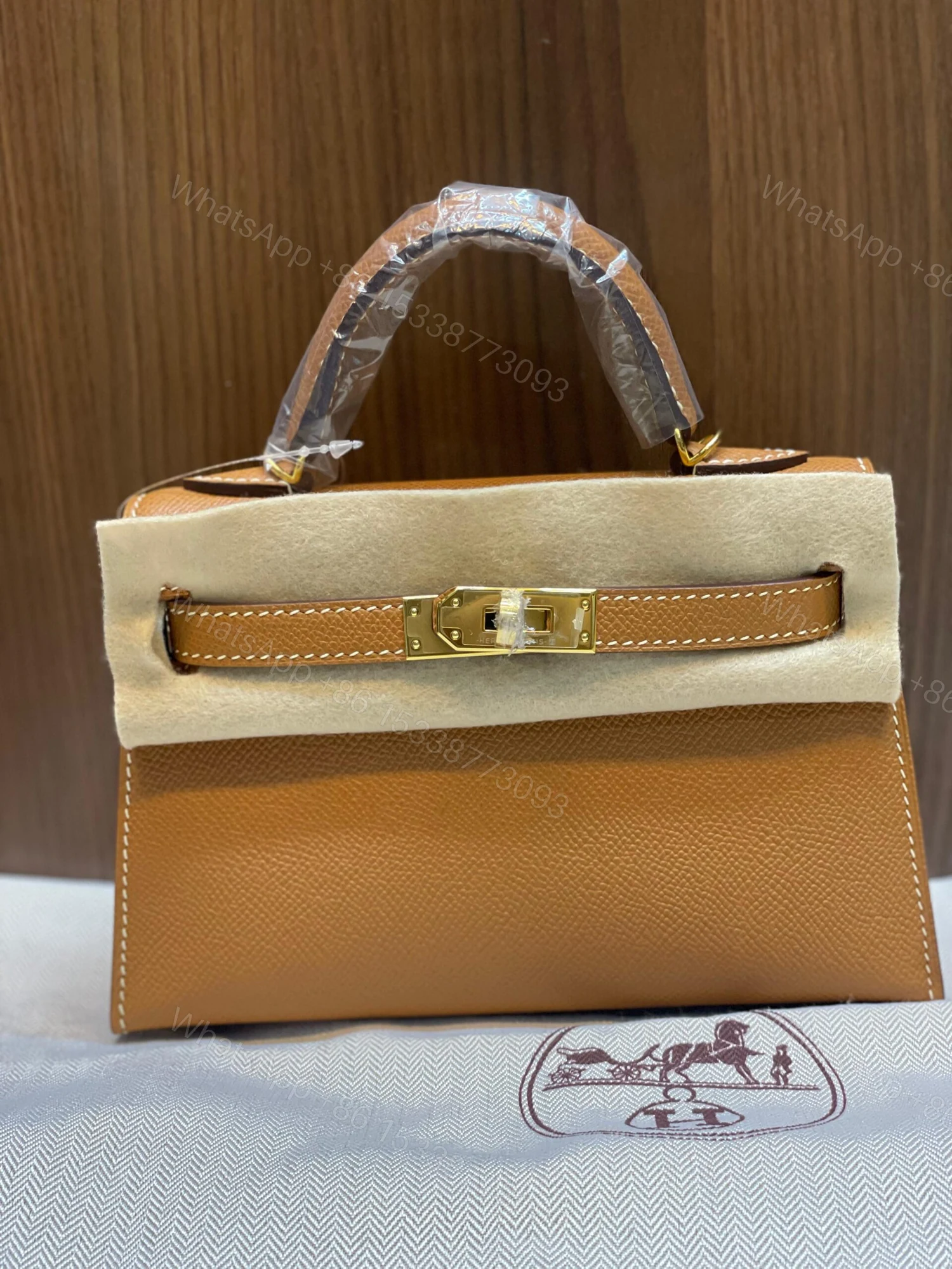Hermès Epsom Mini Kelly Sellier 20 bag in Chai — view 1