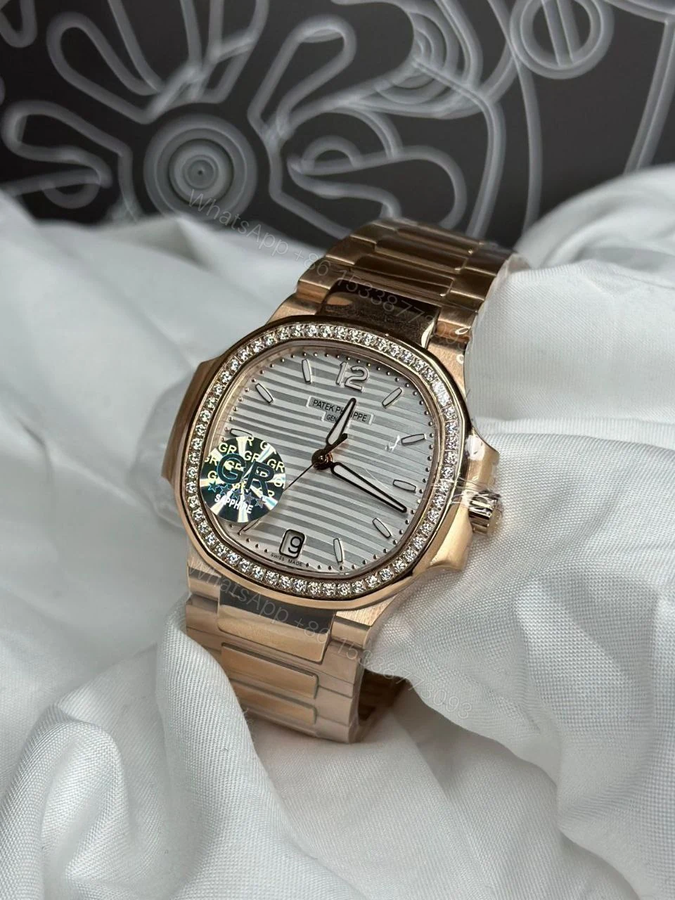 Patek Philippe Nautilus Ladies — view 1