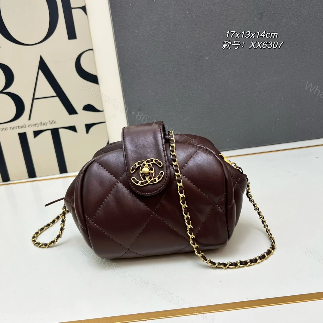 CHANEL A貨咖啡色菱格貝殼包 女款金鍊優雅風 — view 1