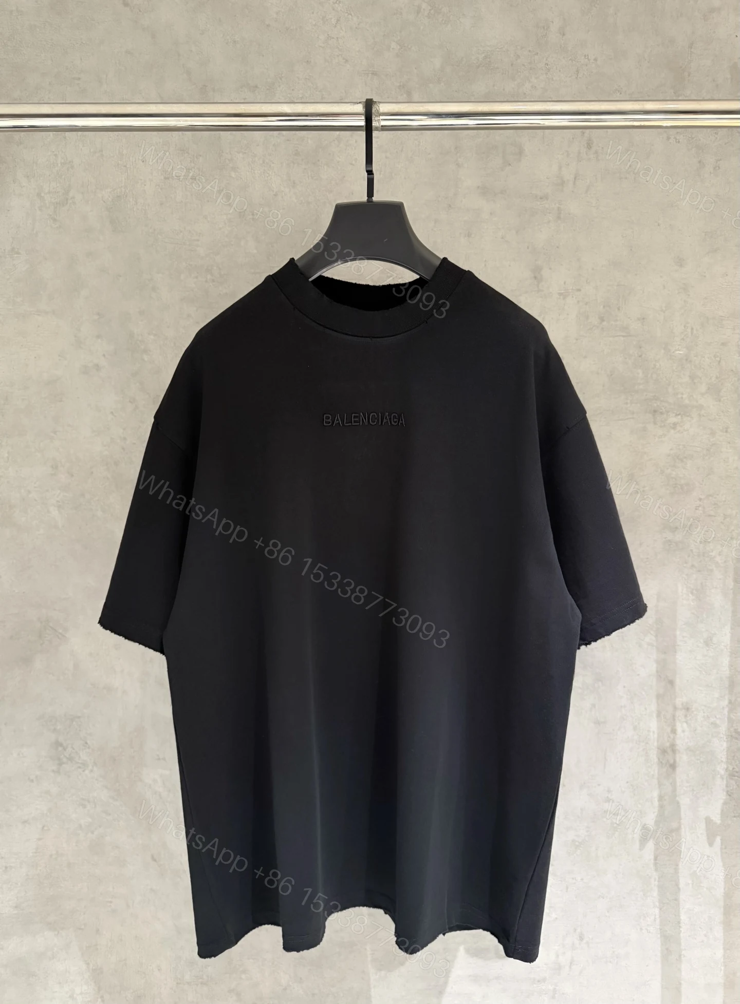 Balenciaga A貨浮雕Logo短袖T恤 黑色極簡潮流款 — view 1
