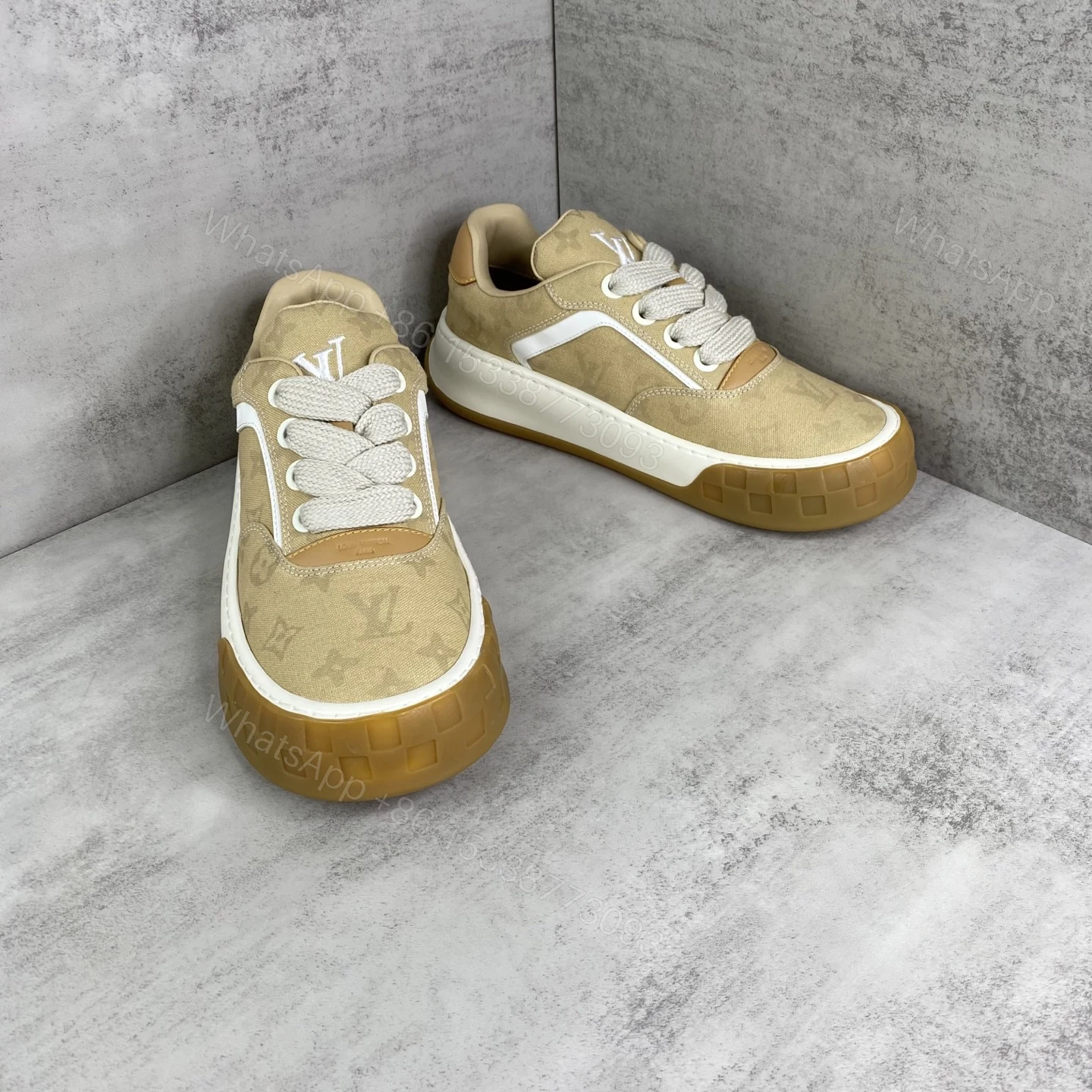 LV A貨 Trainer Maxi Monogram 帆布厚底休閒鞋 卡其色 — view 1