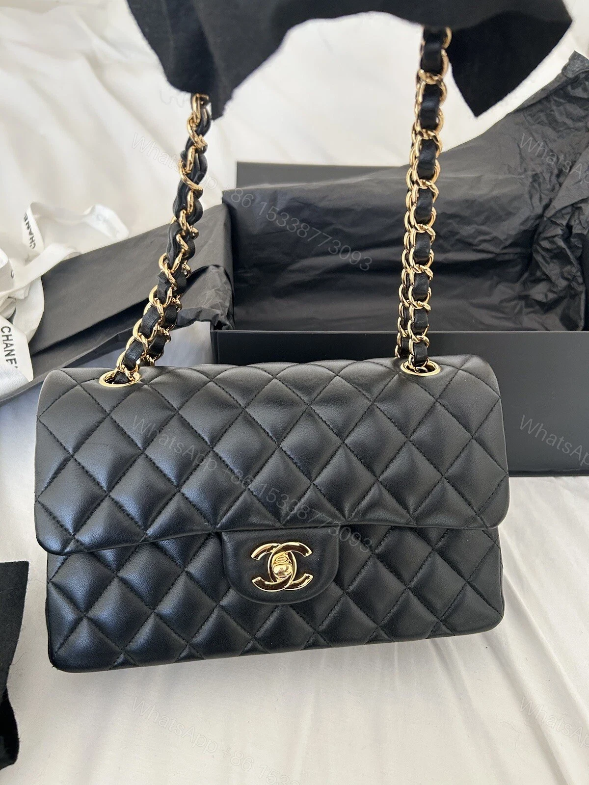 Chanel Classic Flap Medium Smooth Leather — view 1