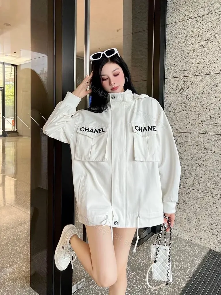 CHANEL — view 1