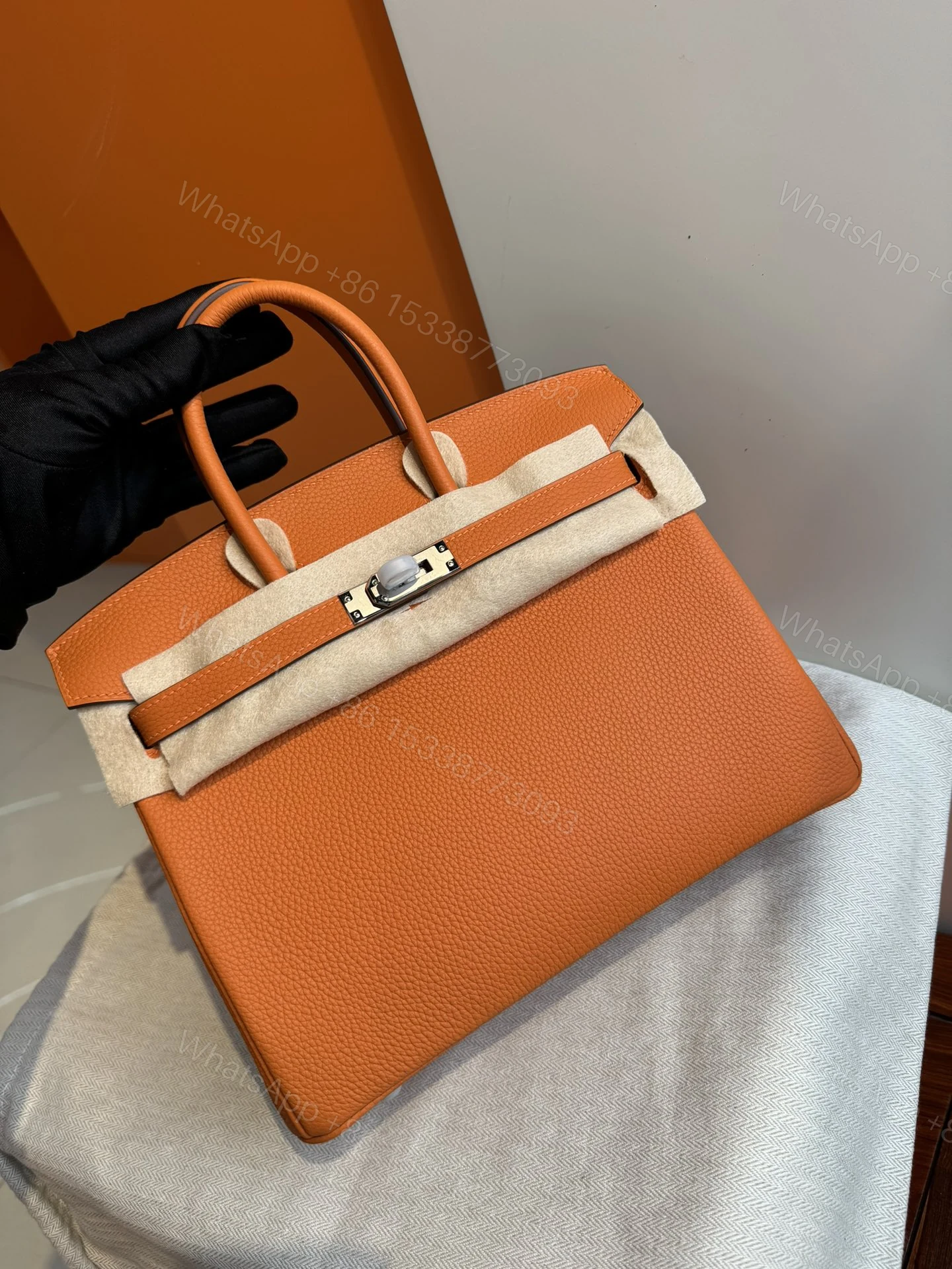 Hermes 一比一 女款 Birkin 手提包 橘色亮眼款 時尚通勤風 — view 1