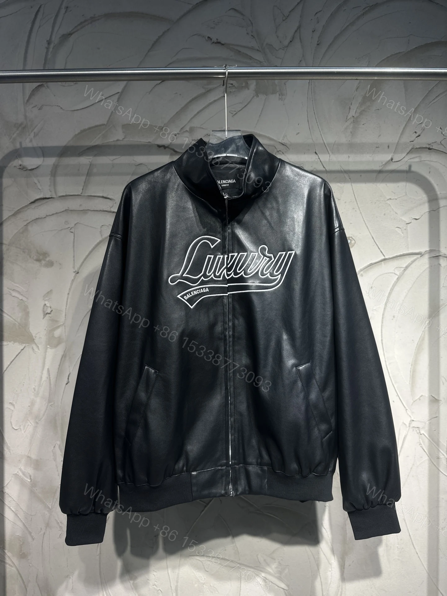 Balenciaga高仿男士皮衣外套 黑色Luxury拼字設計時尚款 — view 1