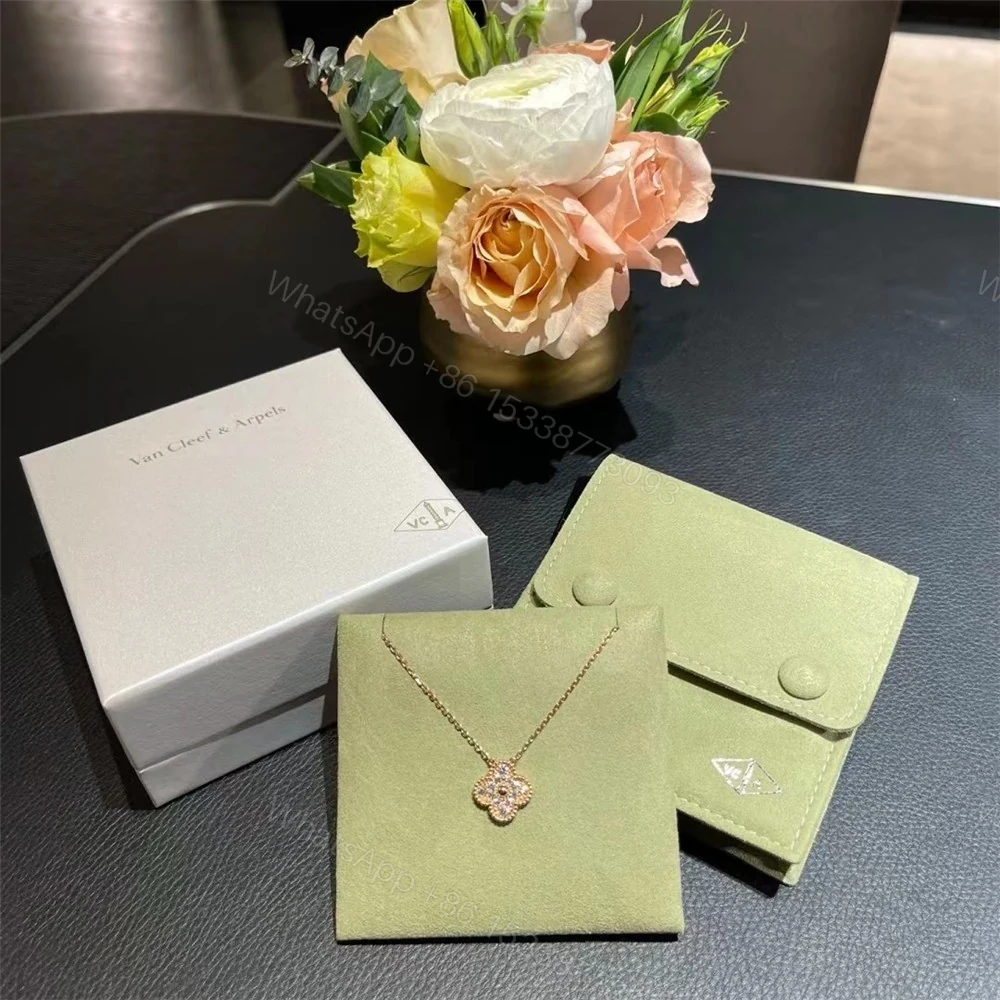 Van Cleef & Boîte à bijoux Arpels et forfait avec papier à vendre — view 1