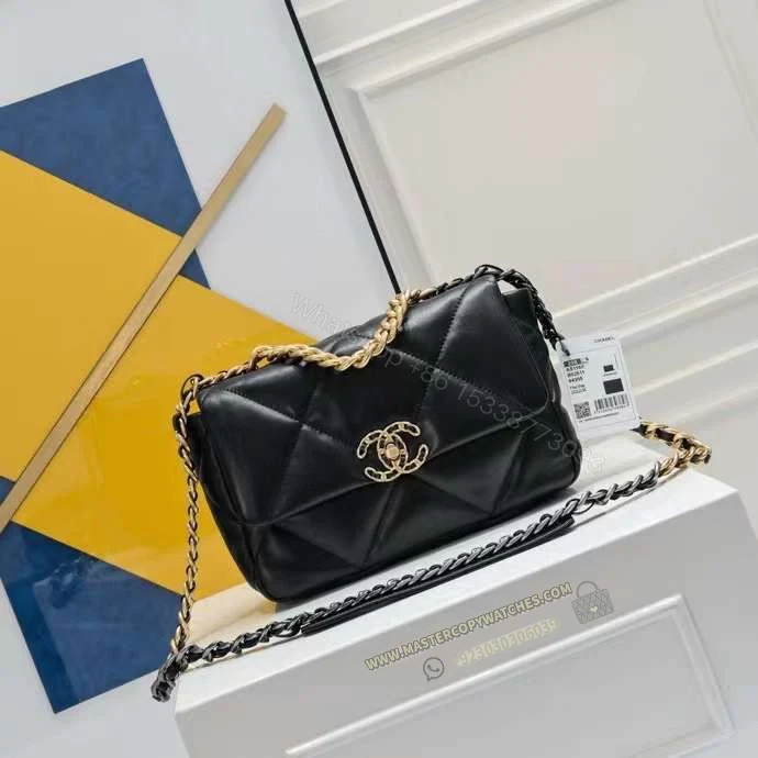 Chanel19 Flap Bag Black — view 1