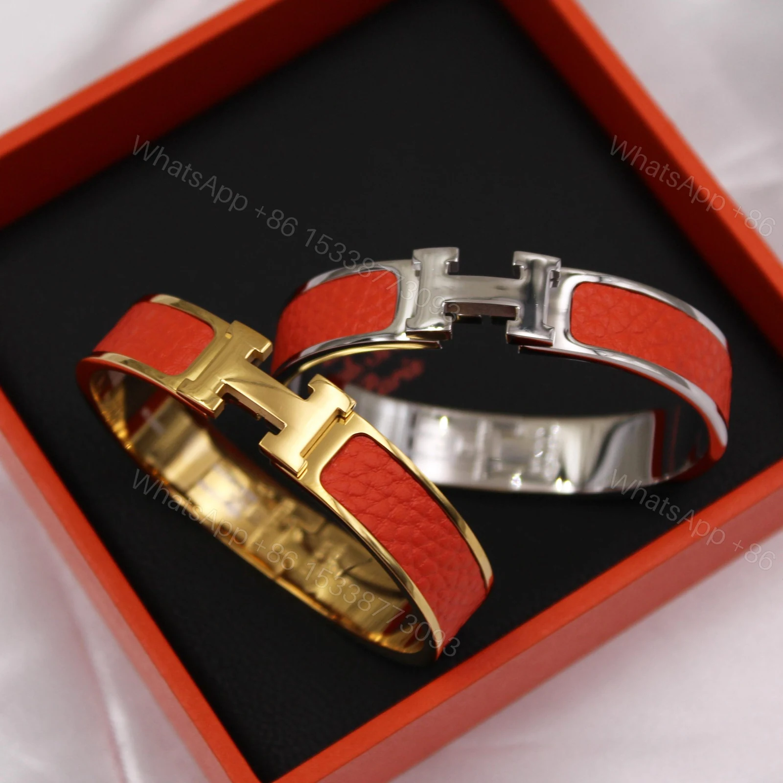Red Hermes Clic H Bracelet Replica — view 1
