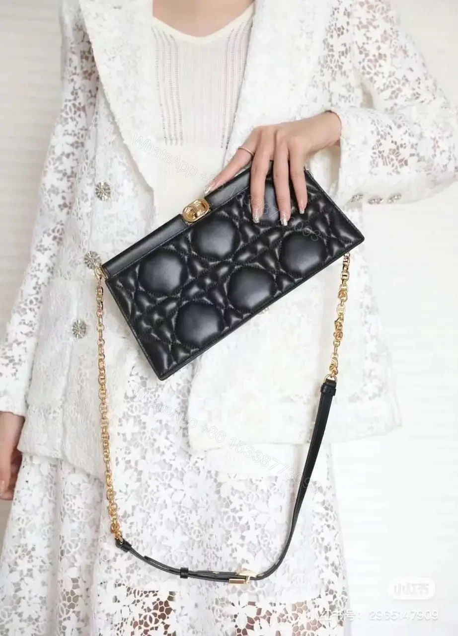 DIOR — view 1