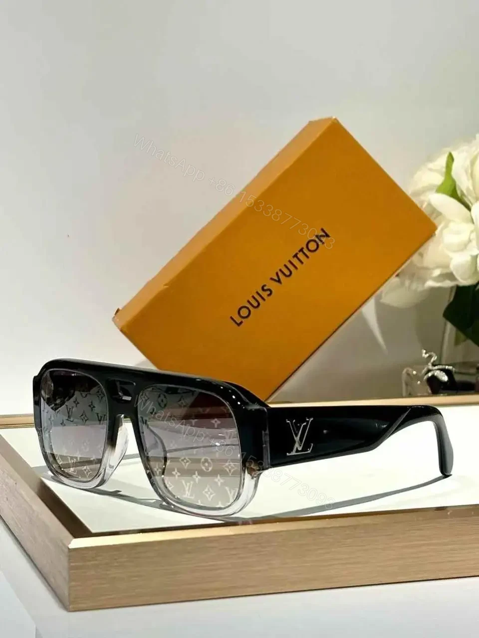 LOUIS VUITTON — view 1