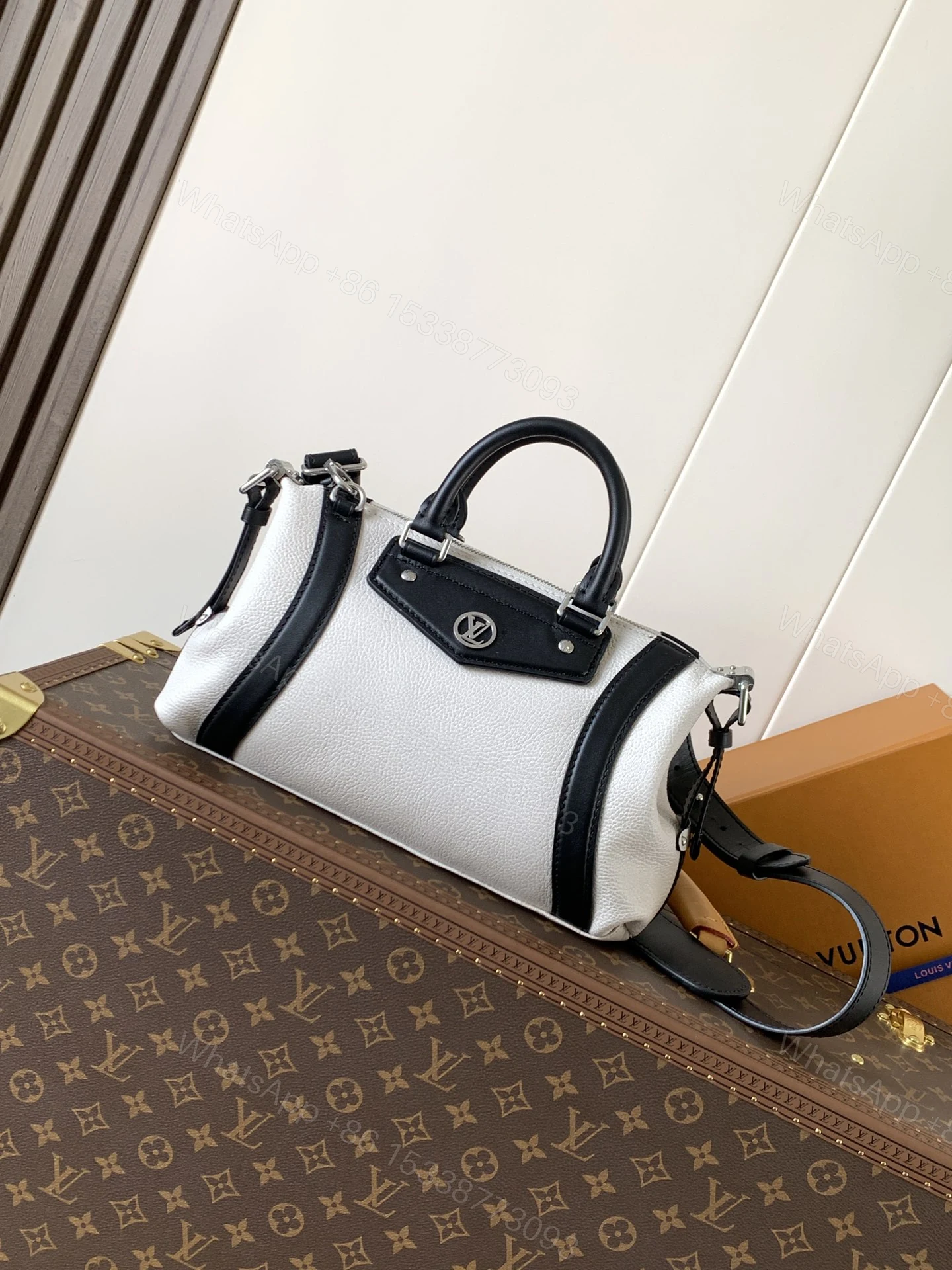 LV 精品仿製 黑白拼色波士頓包 時尚通勤 百搭款式 — view 1