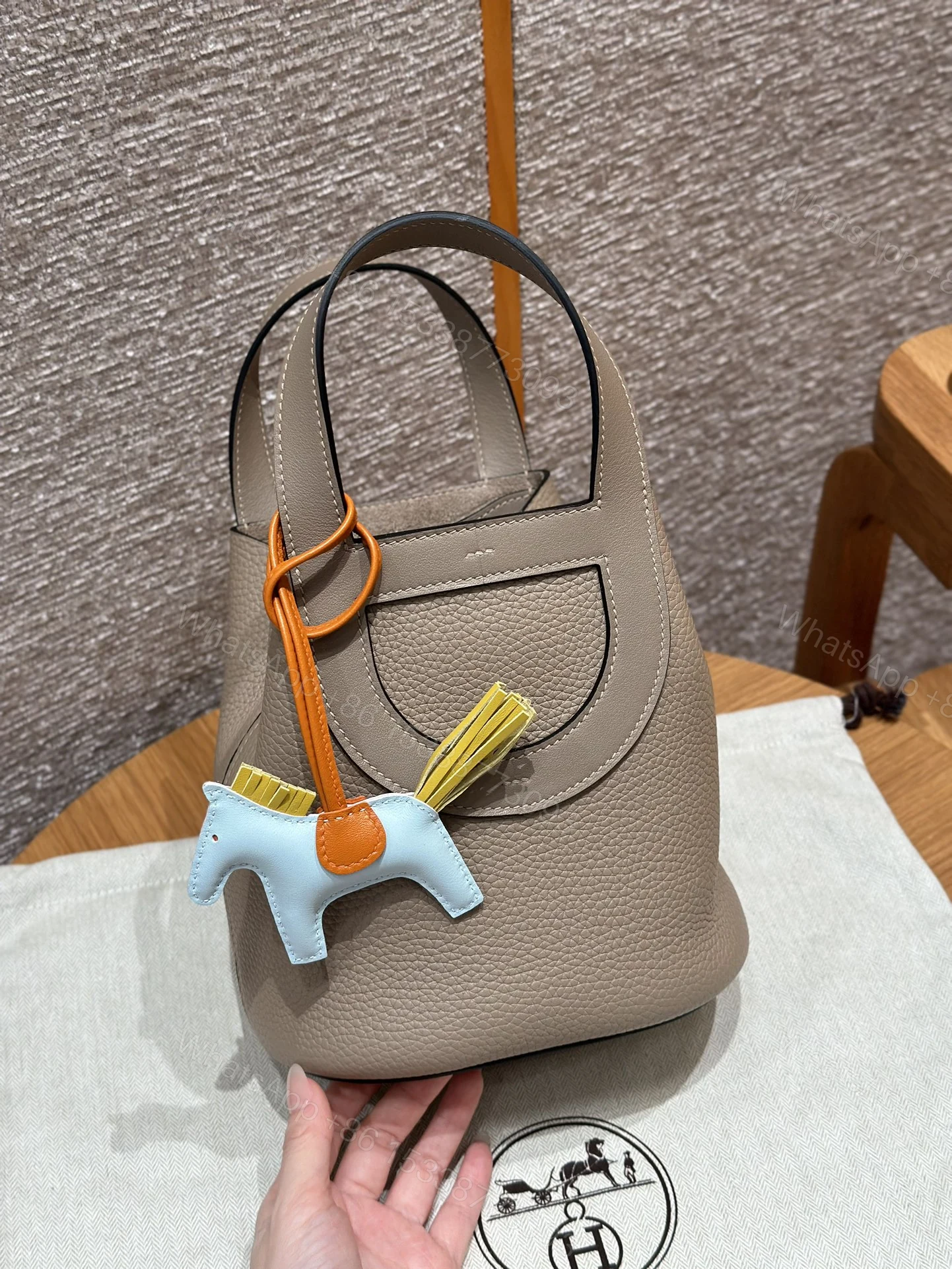 Hermes 高仿 Picotin Mini 大象灰手提包 馬吊飾可愛款 — view 1