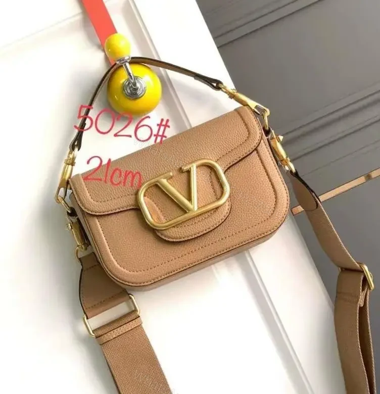 VALENTINO — view 1