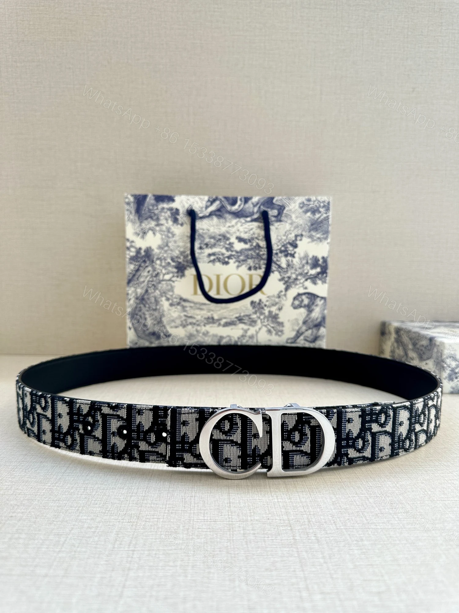 Dior 一比一 男款 CD黑色鱷魚壓紋皮帶 銀色扣頭 精品商務腰帶 — view 1