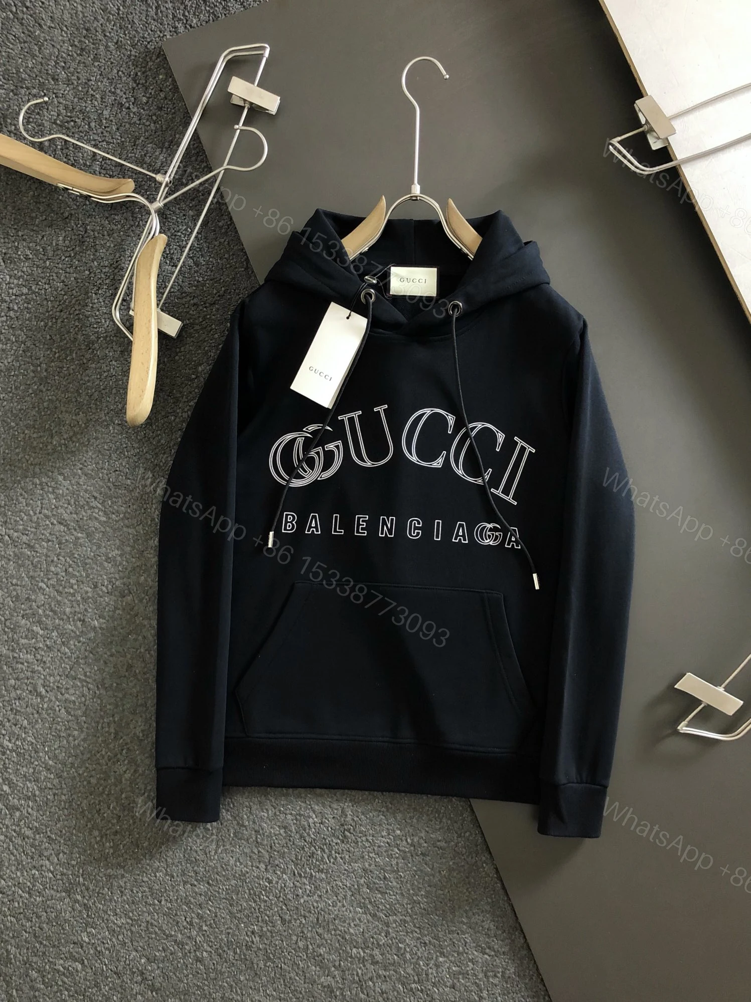 Gucci x Balenciaga高仿男款黑色衛衣 聯名款LOGO印花設計潮感十足 — view 1