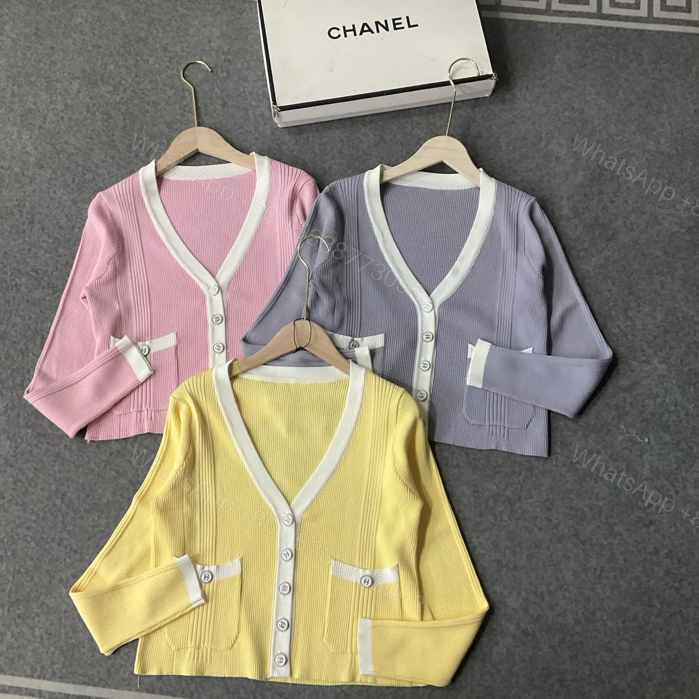 CHANEL精品仿製拼色針織開襟衫 女士柔色系設計 三色可選 — view 1