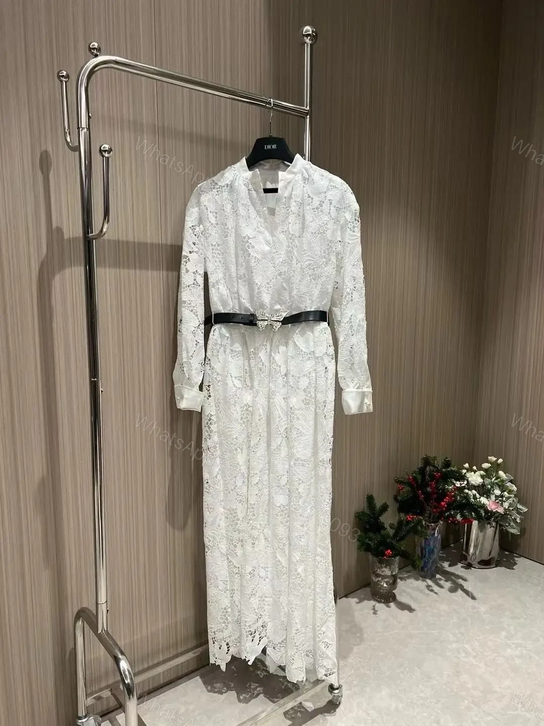 DIOR — view 1