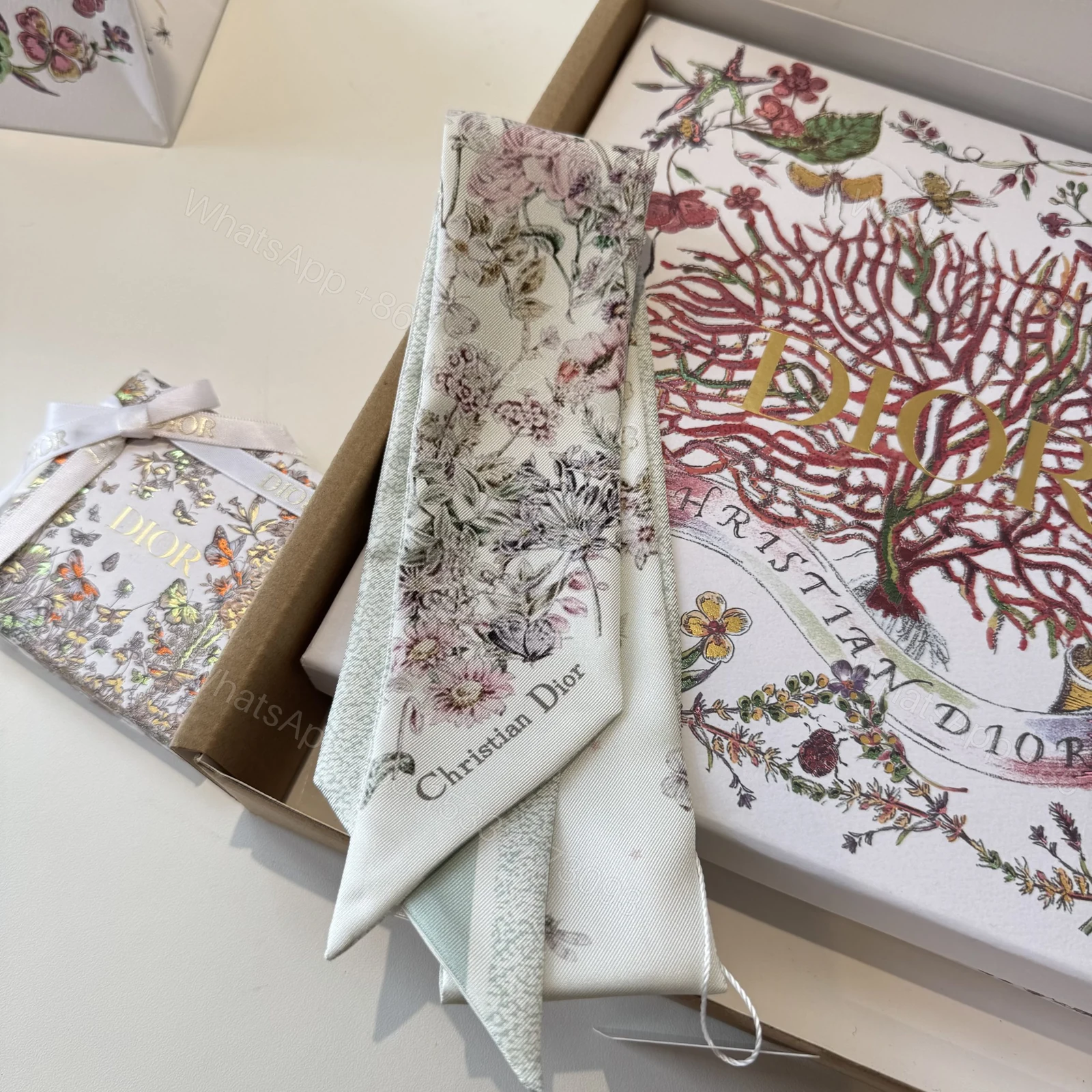 Dior高仿薄荷綠刺繡花邊絲巾雙面緞帶款 — view 1