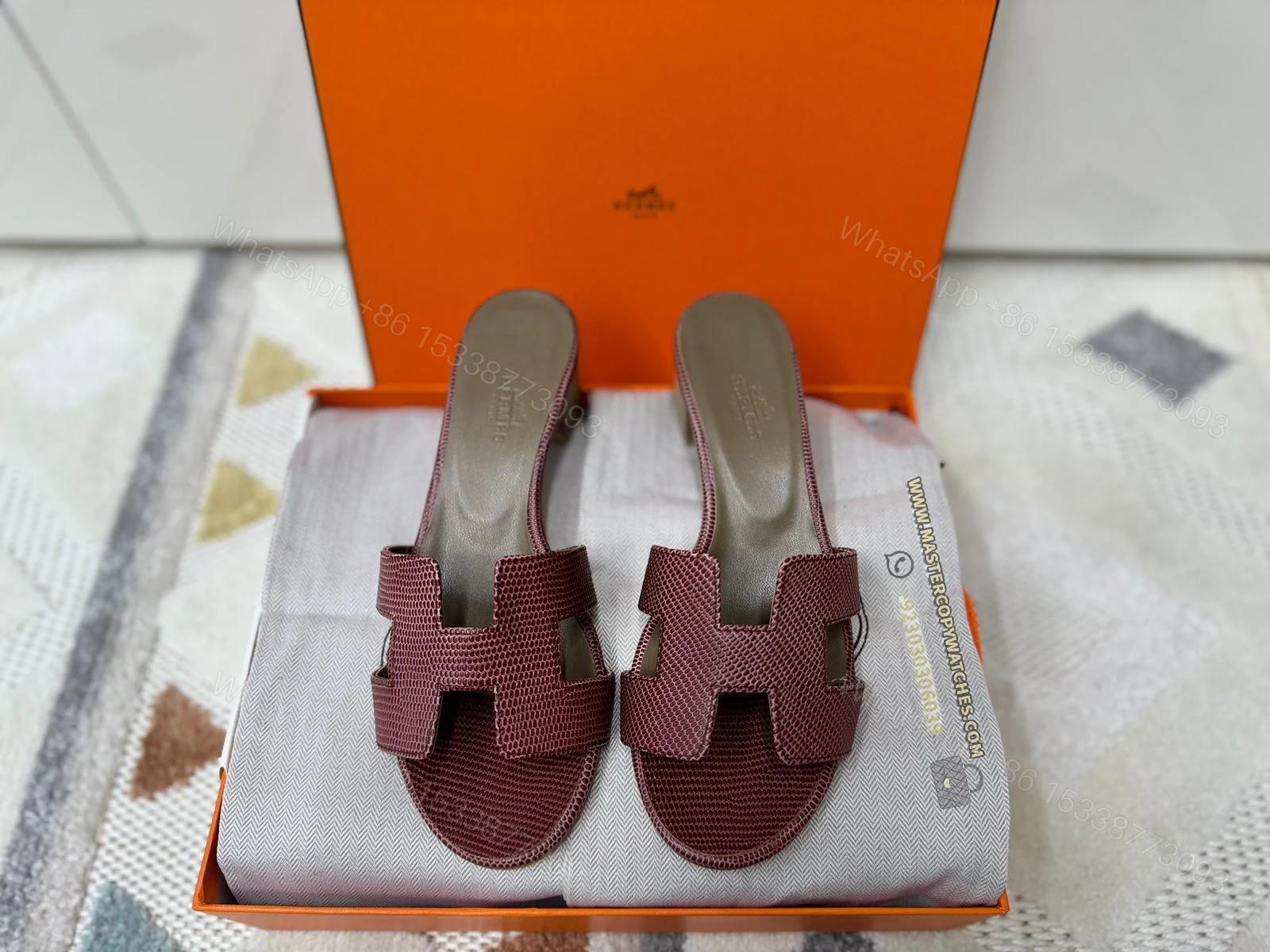 Hermes Ladies Sandals Flat Oran Burgundy — view 1
