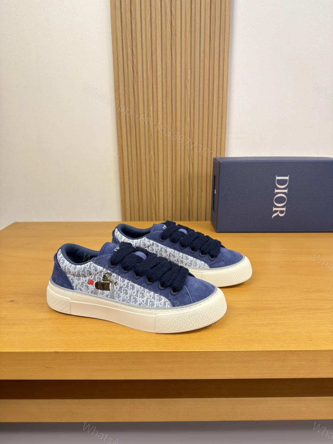 Dior 高仿低幫板鞋 男款刺繡帆布拼接休閒鞋 黑色厚底款 — view 1