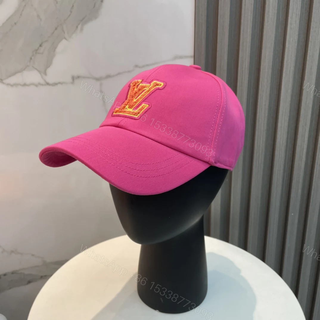 LV 高仿亮粉棒球帽 雙色毛呢Logo設計款 — view 1