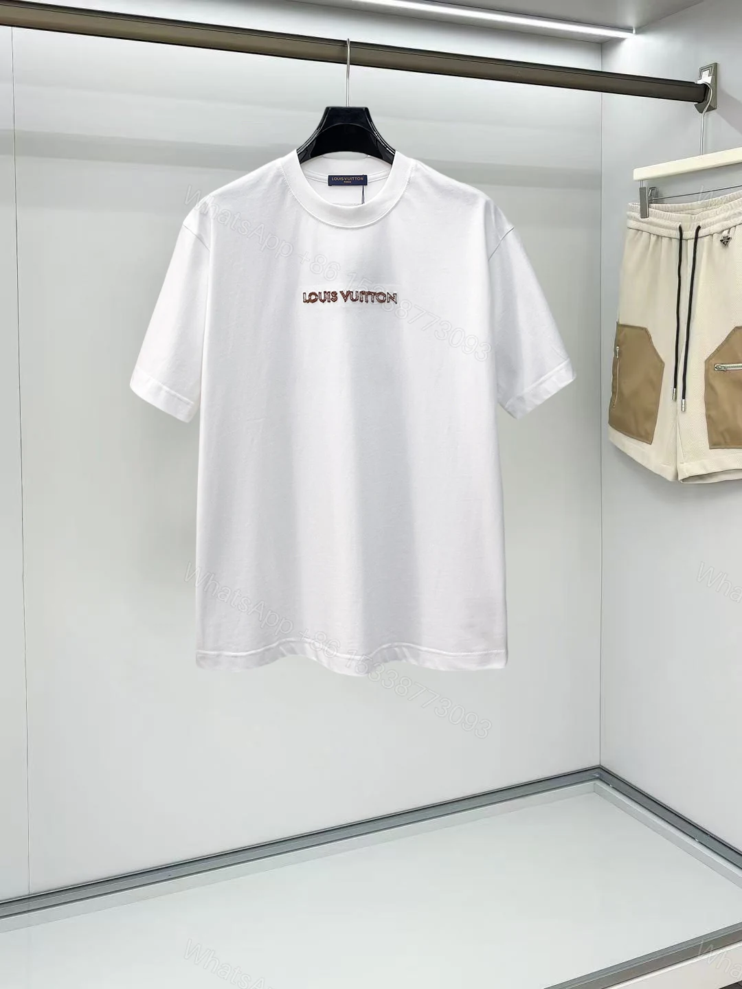 LV A貨男士短袖T恤簡約字母刺繡設計舒適百搭休閒上衣 — view 1