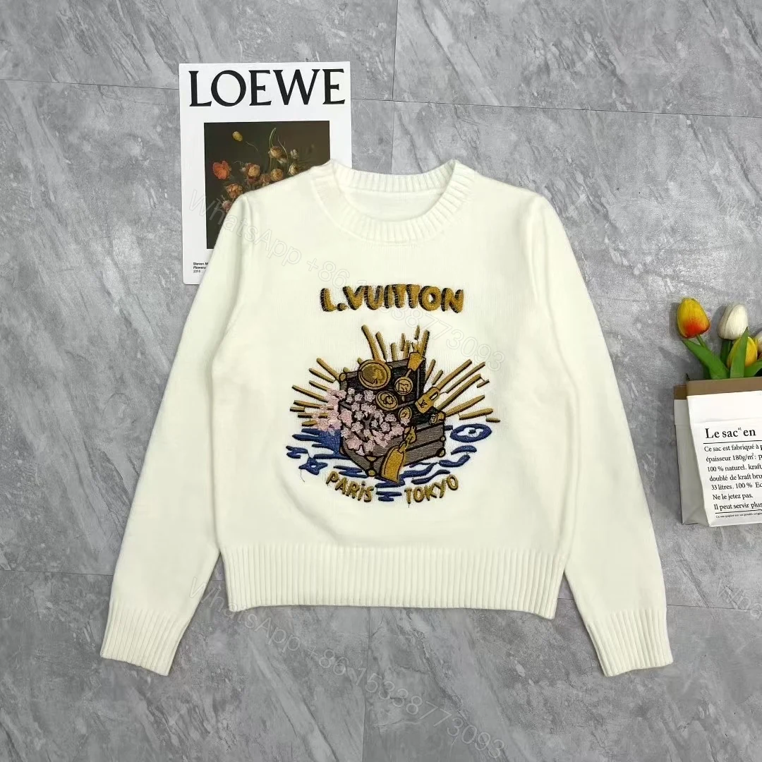 LV 精品仿製 女士針織毛衣 巴黎東京櫻花寶箱刺繡 圓領休閒款 — view 1