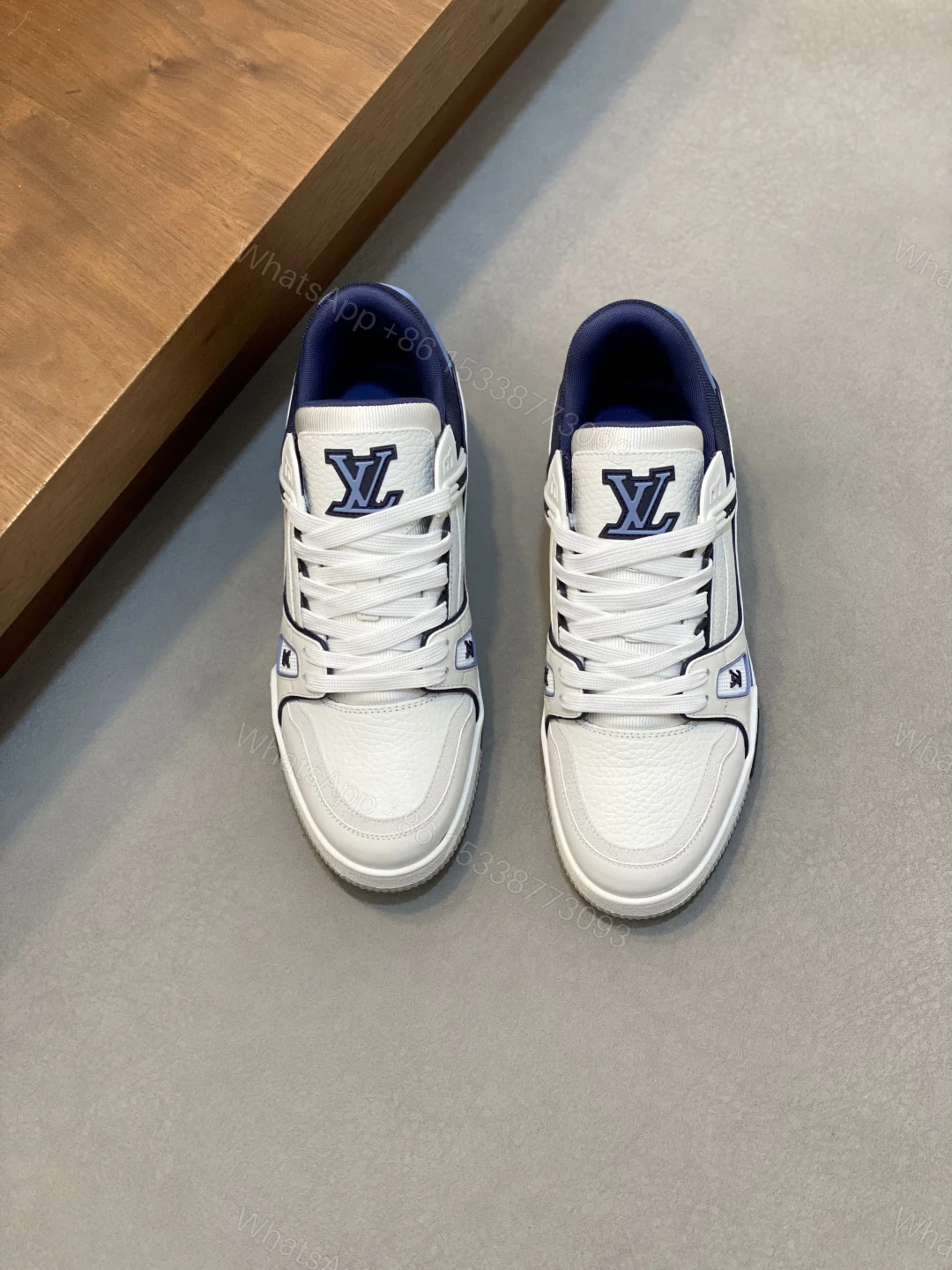 LV 高仿 男款深藍白 Trainer 球鞋 乾淨配色質感百搭款 — view 1