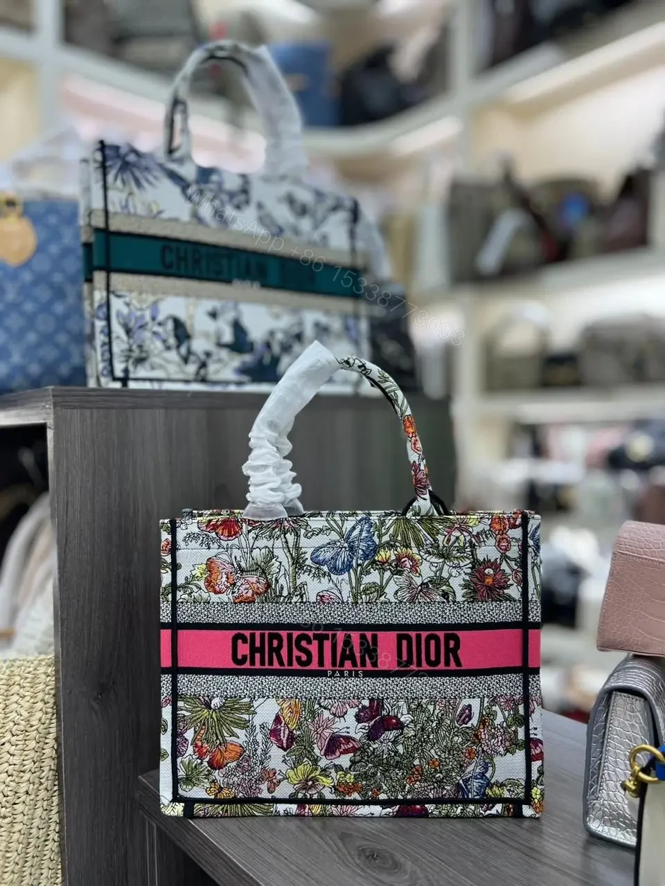 DIOR — view 1