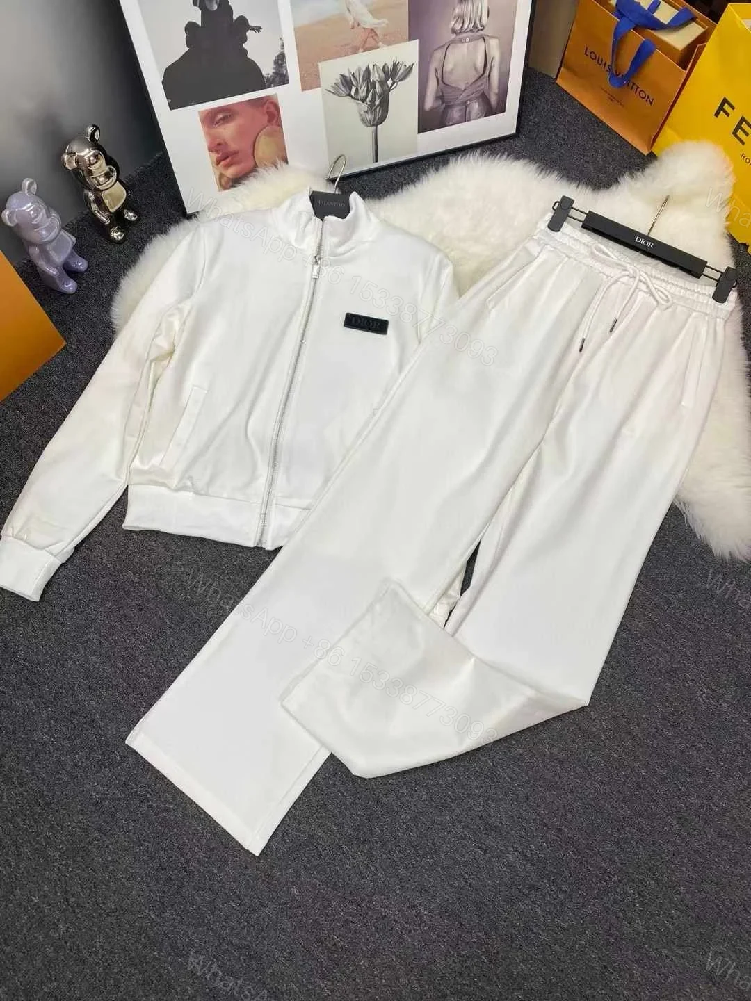 DIOR — view 1