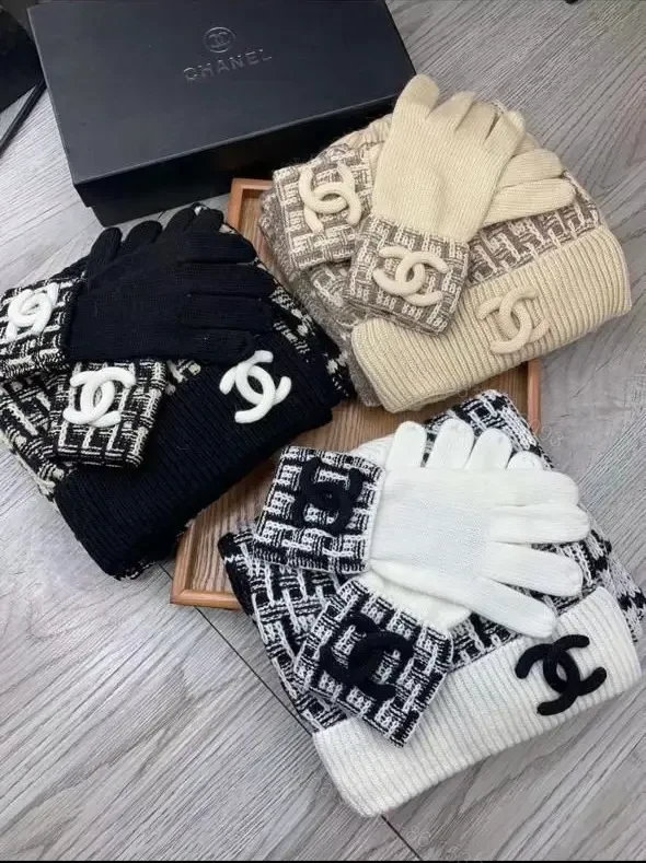 CHANEL — view 1