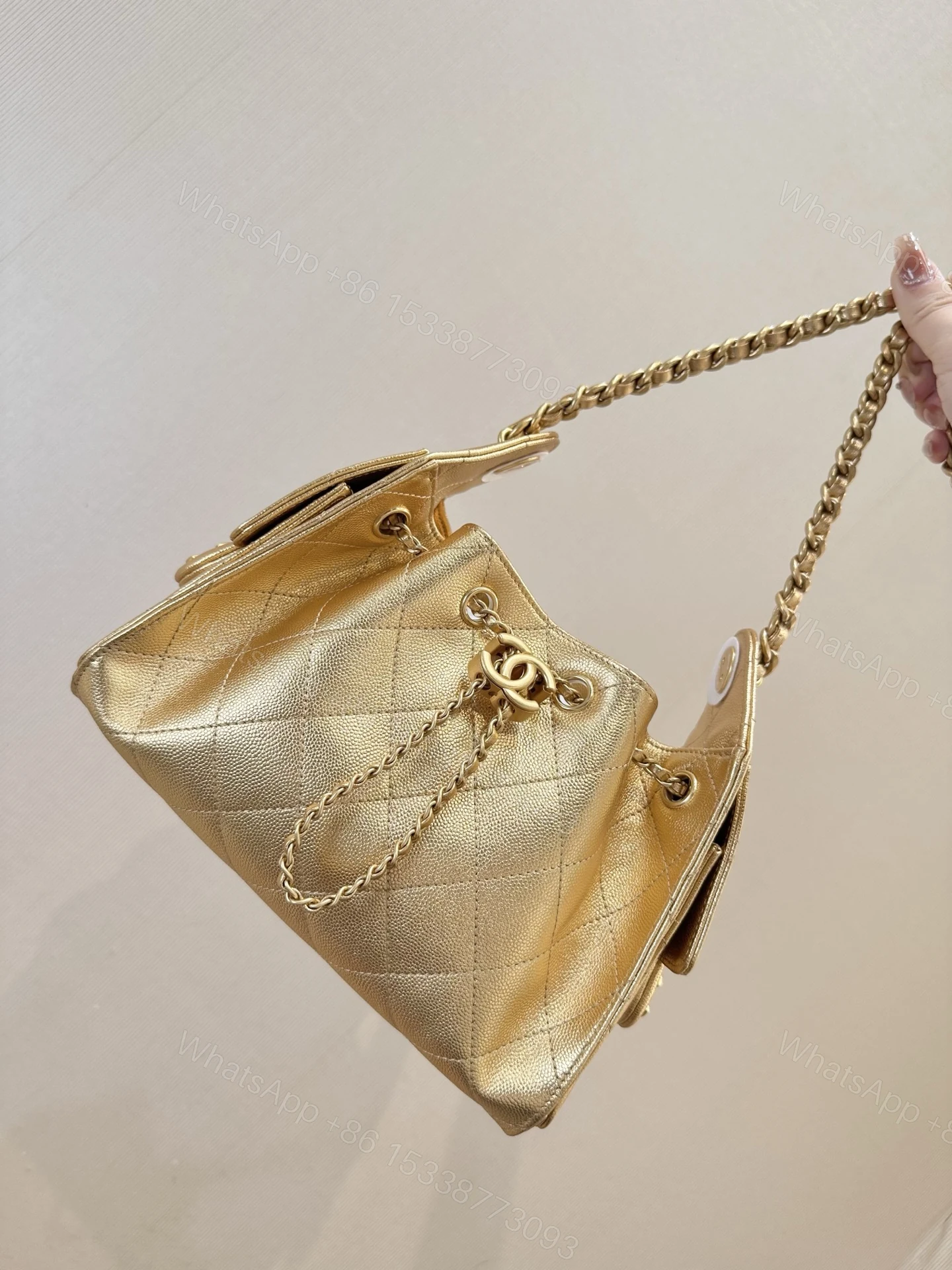 CHANEL 一比一 女款金屬光澤抽繩包 鑽石菱格金鏈肩背款 — view 1
