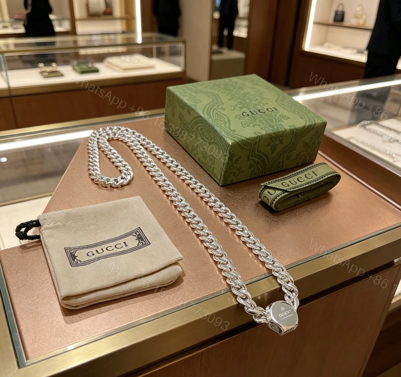 GUCCI 高仿 雙鏈條圓牌鎖扣項鏈 銀色重工設計 高端時尚配飾 — view 1