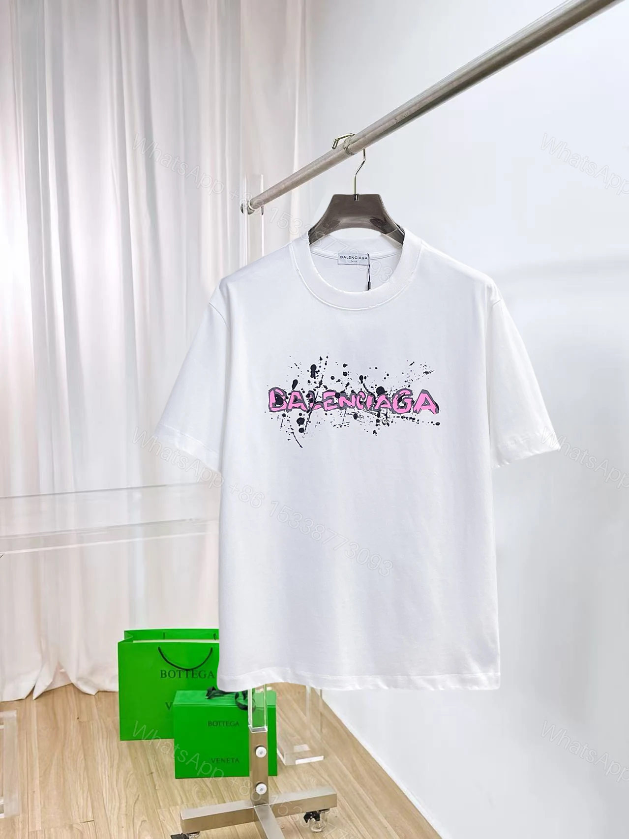 Balenciaga 一比一 男款塗鴉LOGO印花短袖T恤 潮流百搭款 — view 1