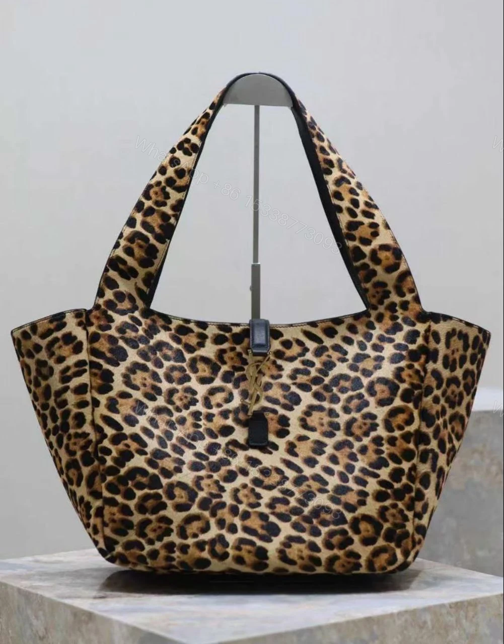 Saint Laurent | Women’s shopper LE 5 A 7 BEA with leopard print — view 1