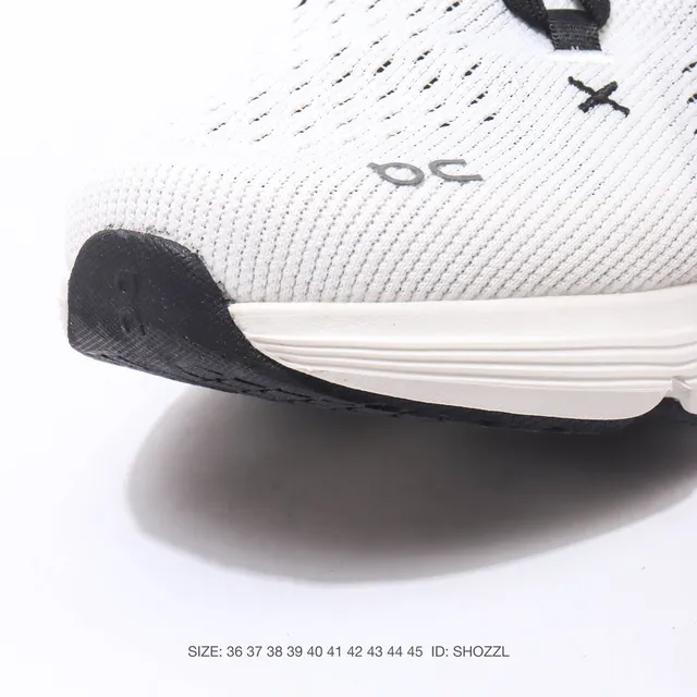 On Cloud X 4 White / Black