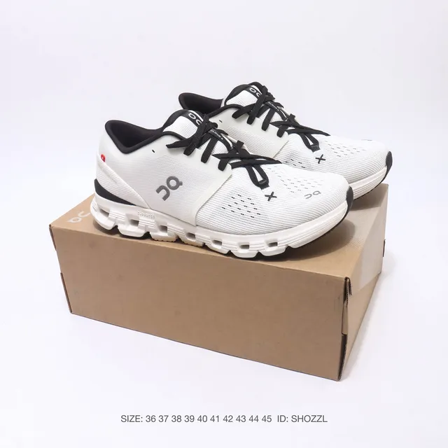 On Cloud X 4 White / Black