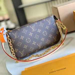 Louis Vuitton Pochette Accessoires Monogram Monogram · M82766
